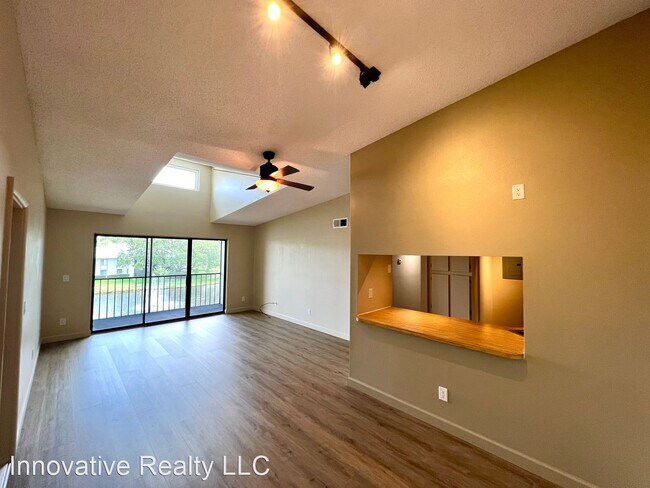 Building Photo - 2 br, 2 bath House - 1036 S. Pine Ridge Ci...