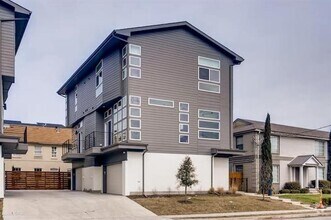 Building Photo - 2528 N Fitzhugh Ave