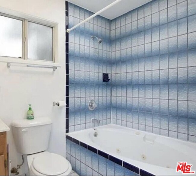 Foto del edificio - 12242 Vanowen St