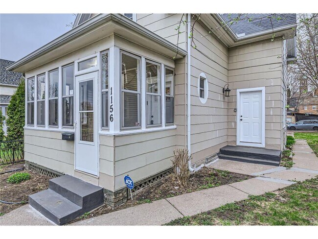 Foto del edificio - 1156 Marion St