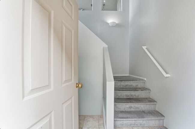 Foto del edificio - Bright 3-Bed Townhouse in Quiet Gated Community Near ASU