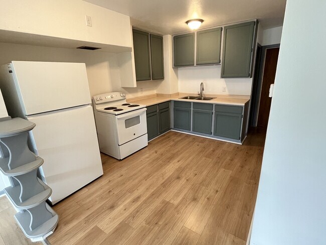 Foto del edificio - 410-412 N Lake St