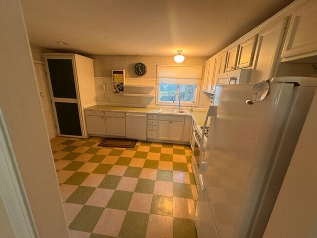 Foto del edificio - 3 Bedroom house in Rogers Park!
