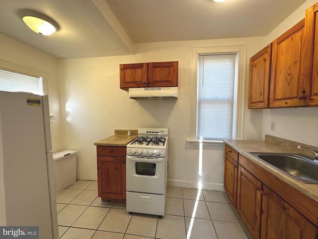 Building Photo - 1105 Walnut Ave