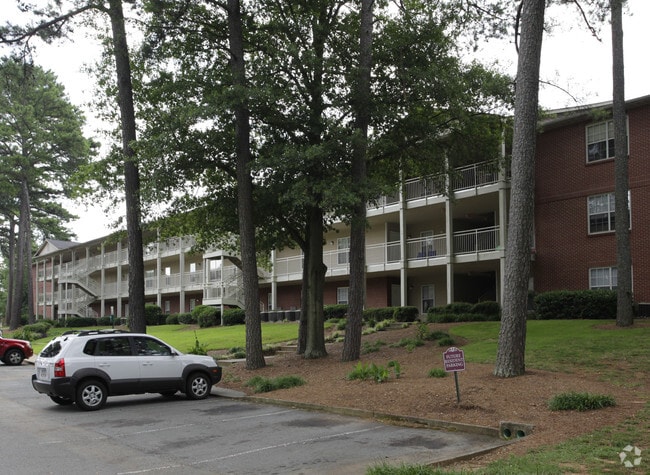 Building Photo - Lenox Woods