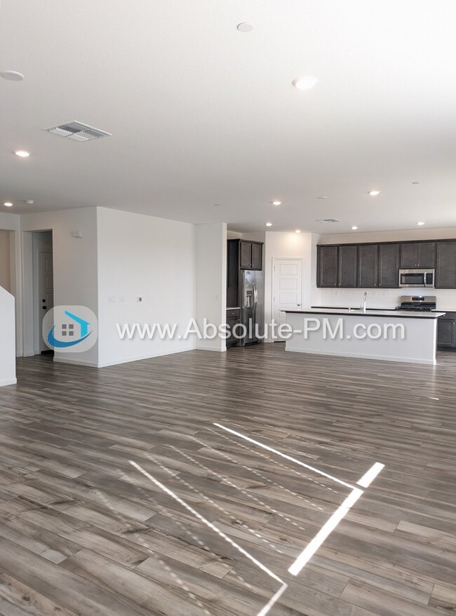 Foto del edificio - Amazing 3 Bed / 2.5 Bath Brand New Nextgen...