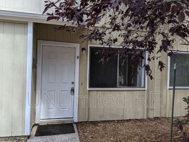 Foto del edificio - 321 N Park St