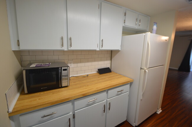 Foto del edificio - 2 Bed/1.5 Bath in Washington Square! AVAIL...