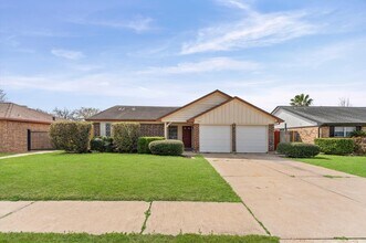 Building Photo - 12123 Plumpoint Dr