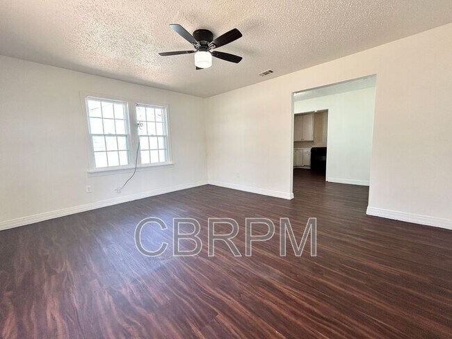 Foto del edificio - 111 Avenue U