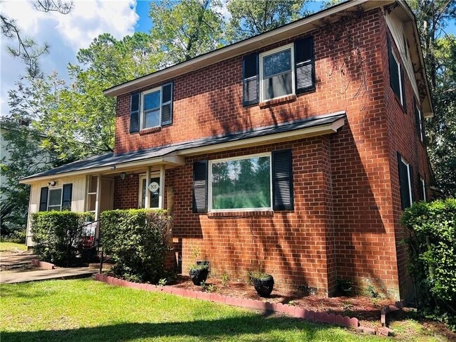 Building Photo - 901 7th Ave