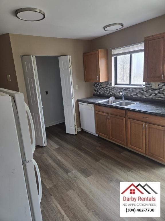 Foto del edificio - 597 W Main St