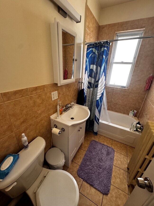 Building Photo - 75 Elmira St