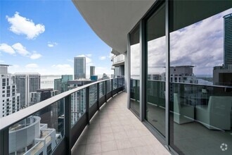 Building Photo - 1000 Brickell Plaza