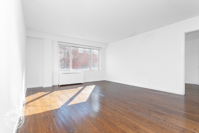 Building Photo - 1209 Dekalb Ave