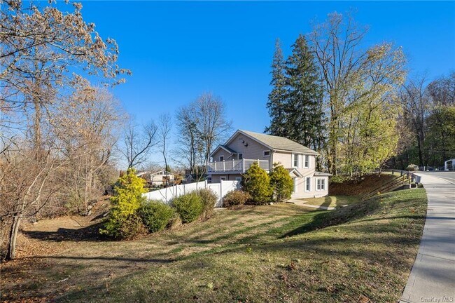Building Photo - 122 Rosman Rd