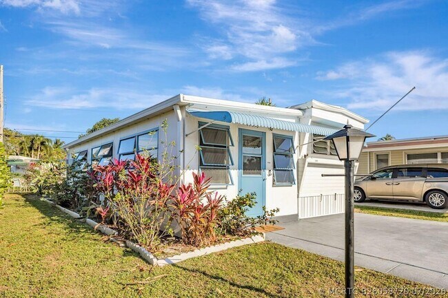 Building Photo - 14556 Glenview Dr