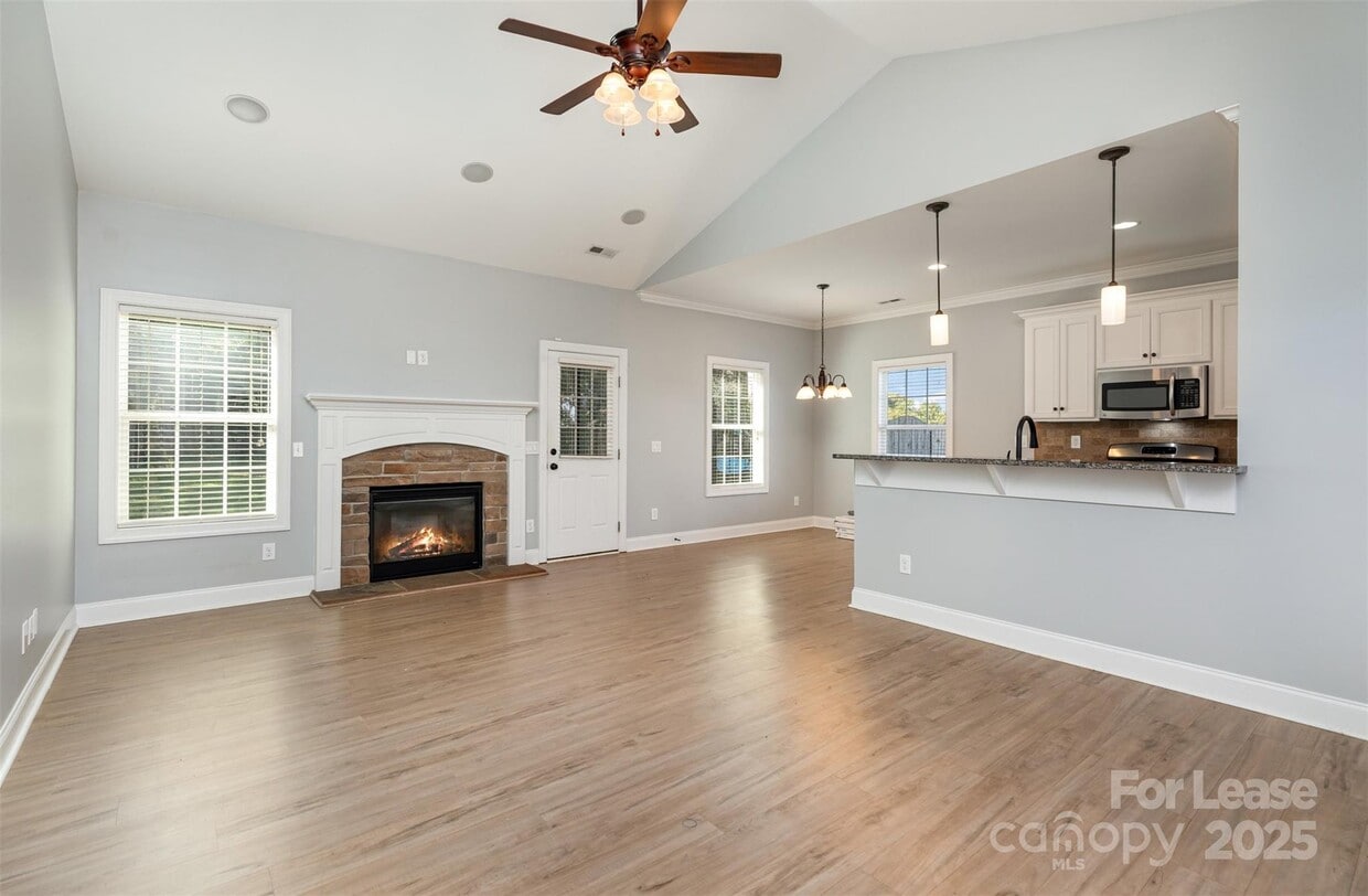 Primary Photo - 540 Greystone Rd