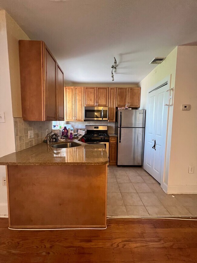 Building Photo - Bright Studio in Cedar Park!