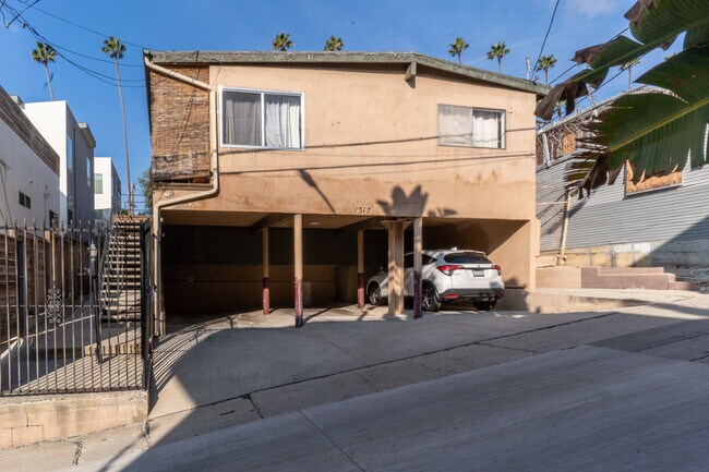 Building Photo - 1317 Tularosa Dr