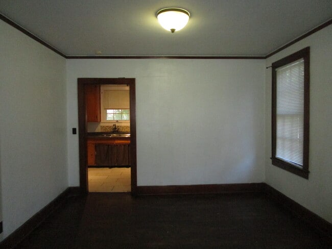 Building Photo - 326 N Magnolia St