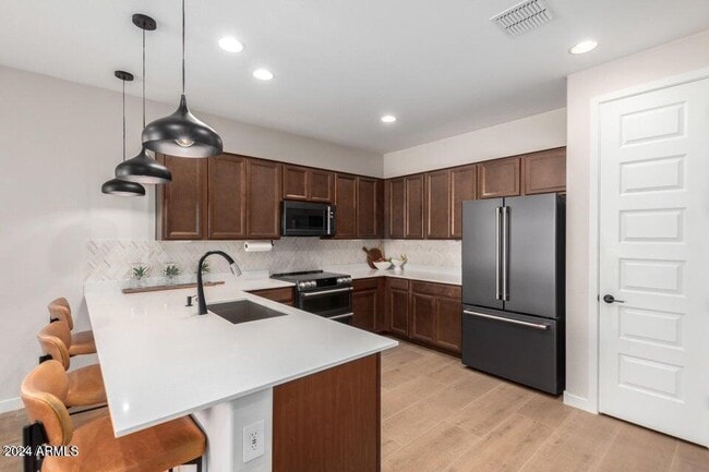 Building Photo - 9001 W Rancho Dr