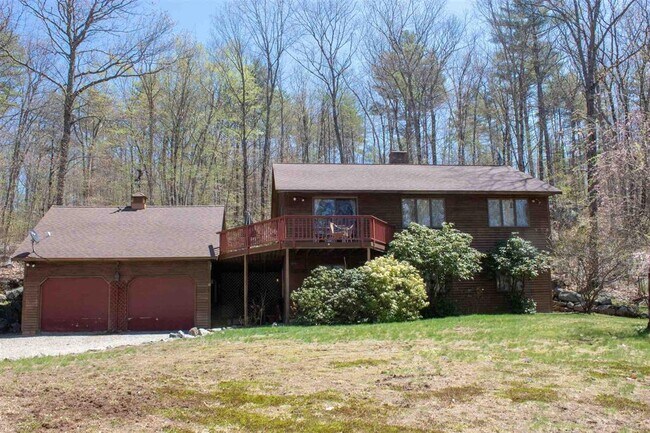 Foto del edificio - 42 Hawkins Pond Rd