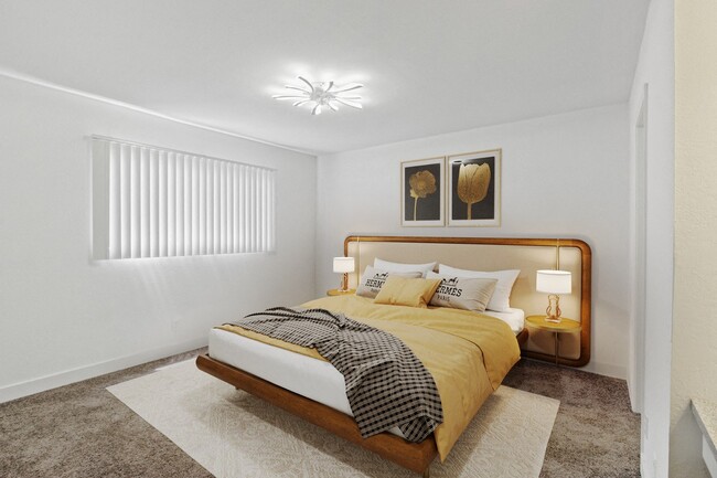 Building Photo - Artesia Court