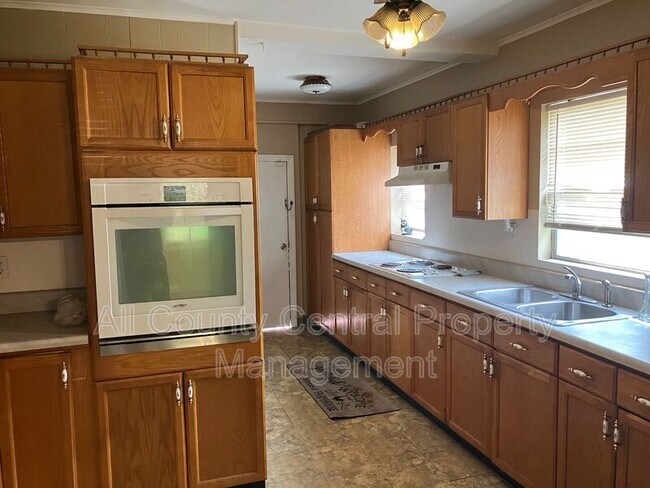 Foto del edificio - 520 Belcher Dr