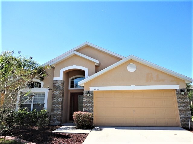 Foto principal - 1220 Willow Branch Drive