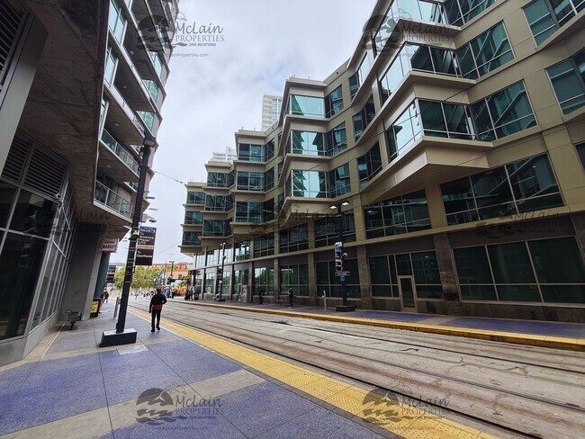 Building Photo - 1080 Park Blvd
