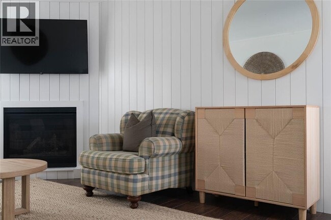 Building Photo - 7424 Lakeshore Rd