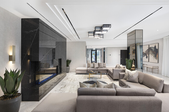 Building Photo - Oakhill Rentals