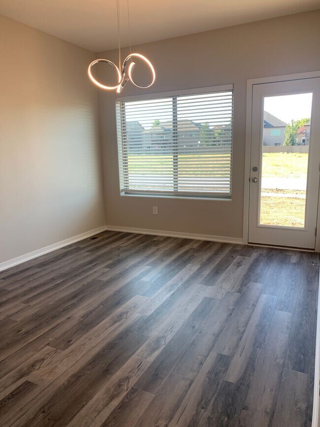 Foto del edificio - Brand New 2 Bedroom Townhome
