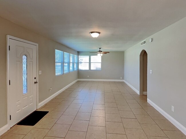 Foto del edificio - Beautiful 3 Beds 2 Baths Home in Jacksonville