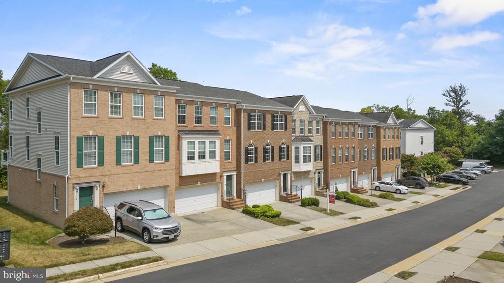 Primary Photo - 330 Caldwell Terrace SE