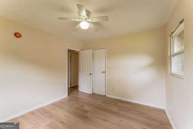Building Photo - 8399 Attleboro Dr