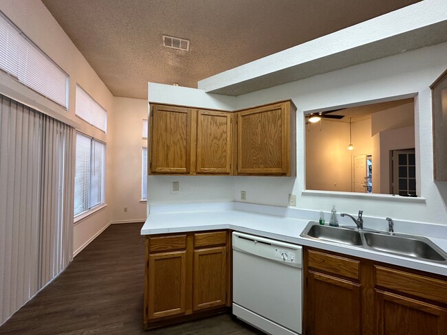 Foto del edificio - 1147 Seneca - Lewisville