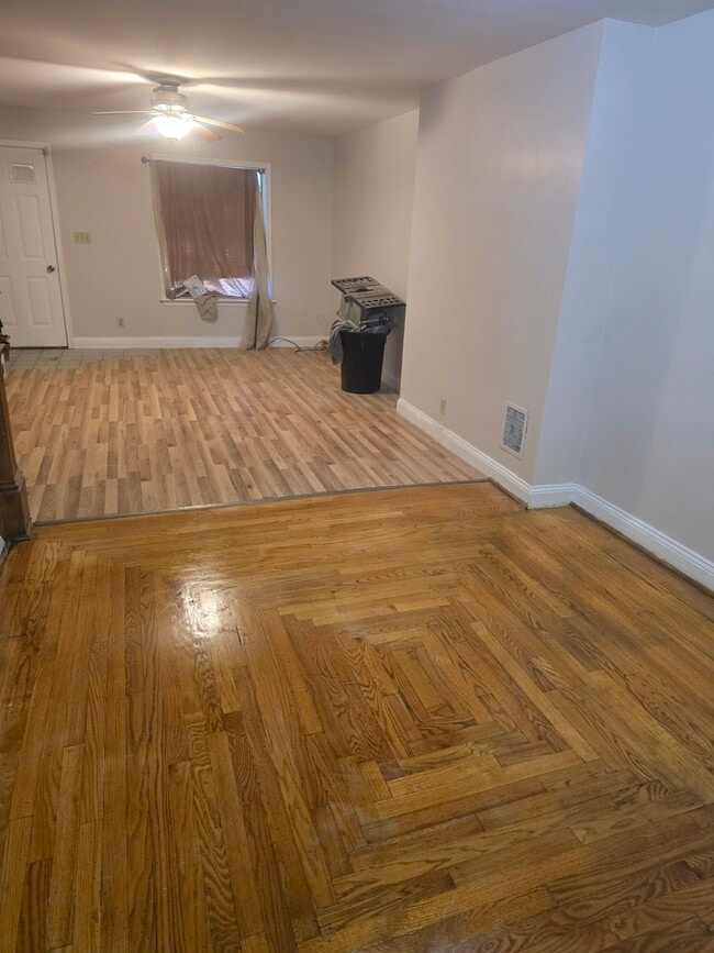 Foto del edificio - 521 W Greenleaf St