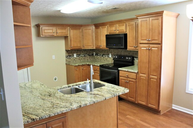 Building Photo - 384 Timberwood Dr