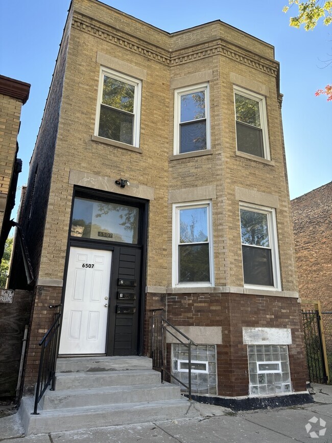 Building Photo - 6507 S Rhodes Ave