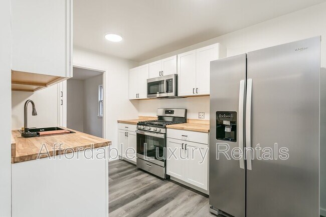Foto del edificio - 805 N Landing Rd