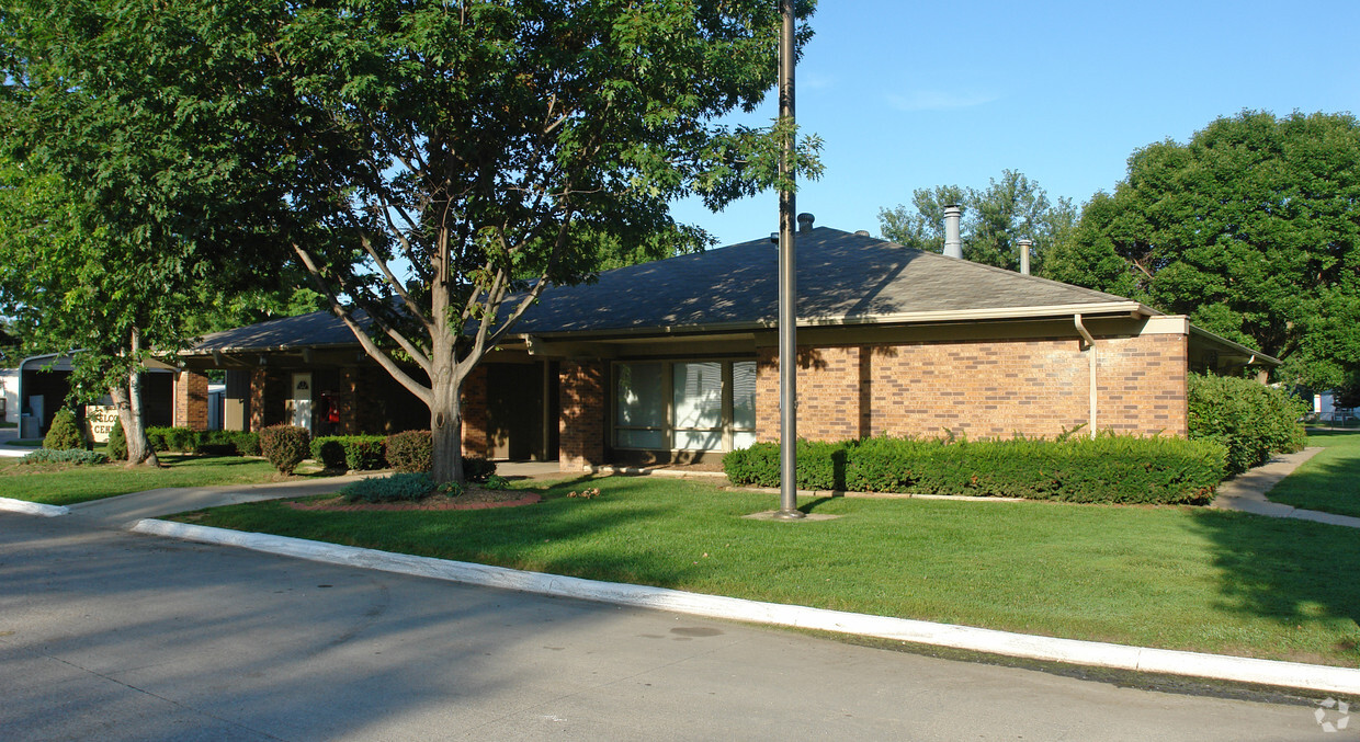 Lakeside Mobile Home Park Apartments - Carter Lake, IA | Apartments.com