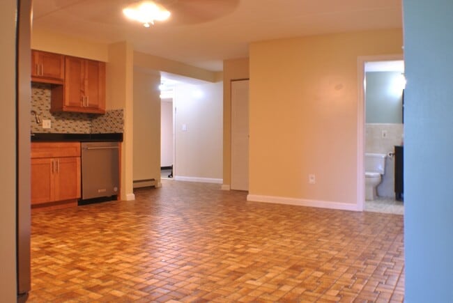 Foto del edificio - 209 Riverview Ave