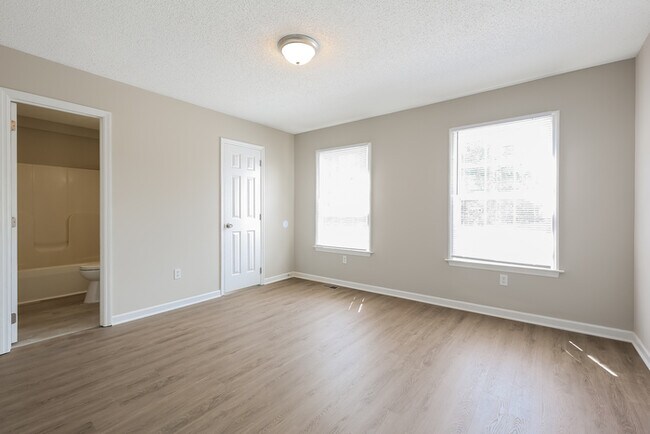 Building Photo - Exceptional Home in West Greenville!