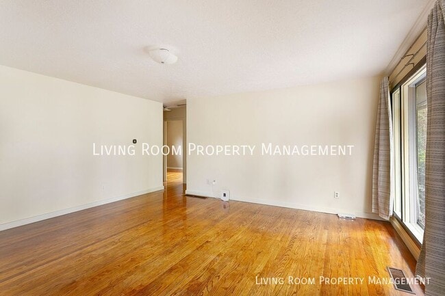 Foto del edificio - 8414 N Peninsular Ave