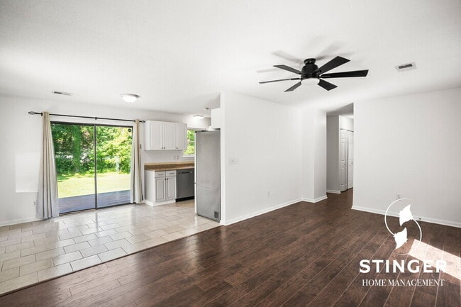 Foto del edificio - 1713 Drayton Dr