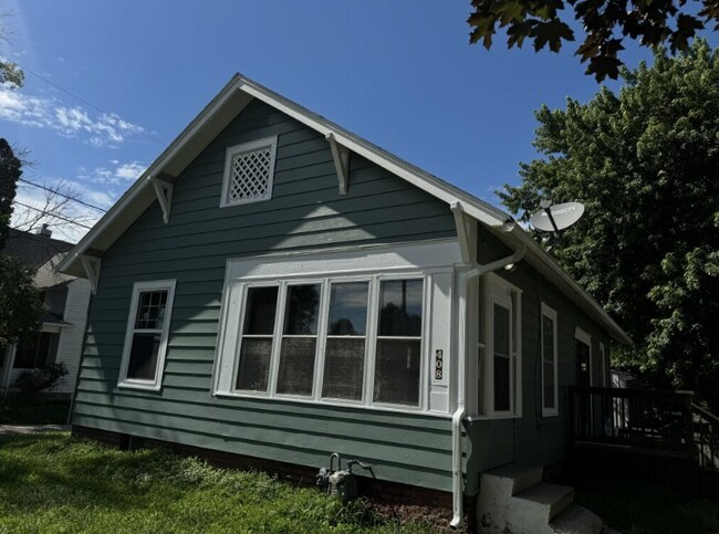 Foto del edificio - 408 E 4th St