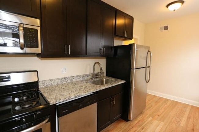 Building Photo - 4127 N Ashland Ave