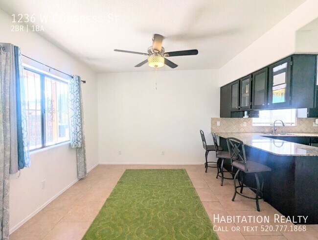 Foto del edificio - 1236 W Congress St